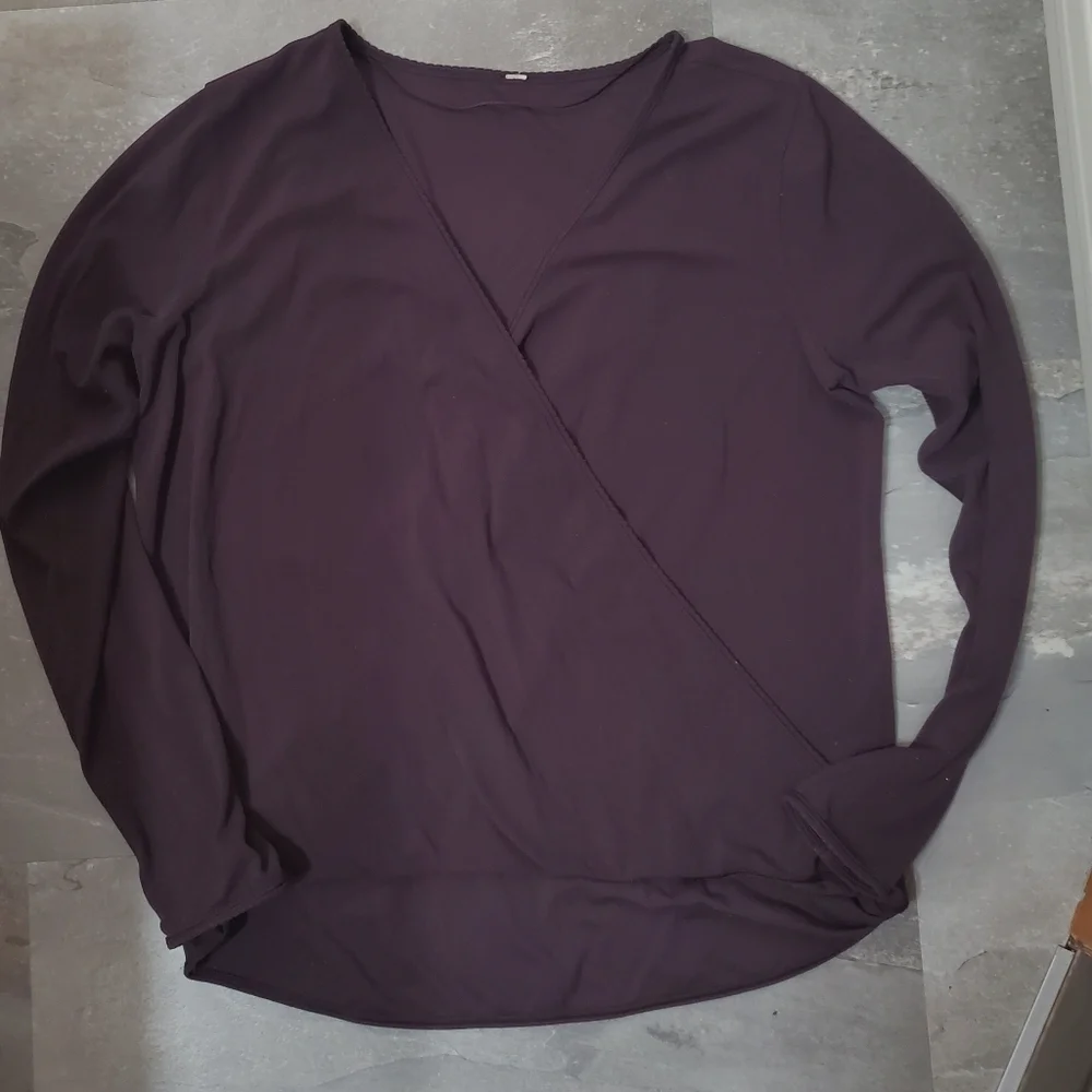 Lululemon Full Freedom Long Sleeve Shirt. Purple. Draped. Scalloped Details. XL - Picture 2 of 7